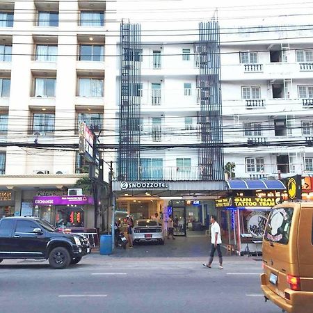 Snoozzotel Pattaya Bagian luar foto