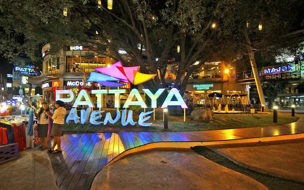 Snoozzotel Pattaya Bagian luar foto