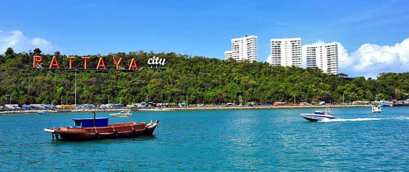 Snoozzotel Pattaya Bagian luar foto